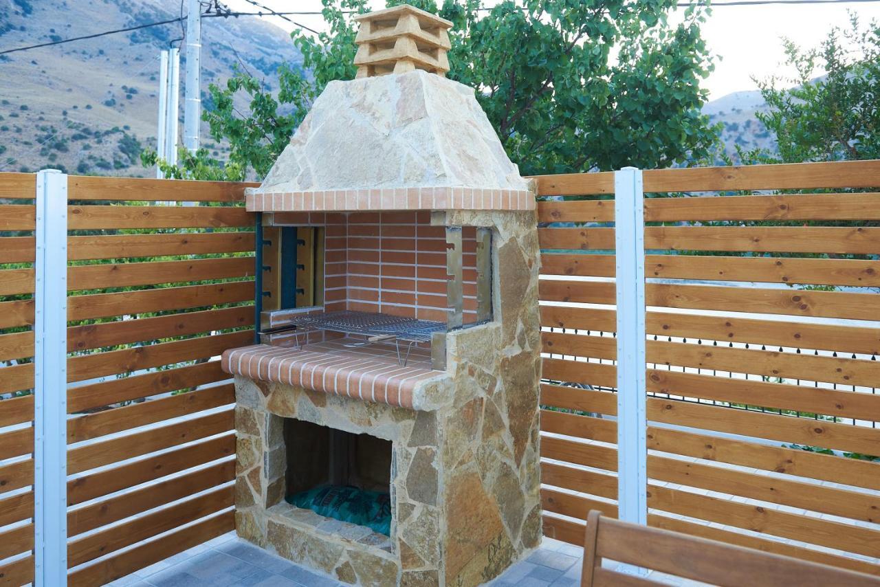 Lake View Suites Kavallos  Exterior photo